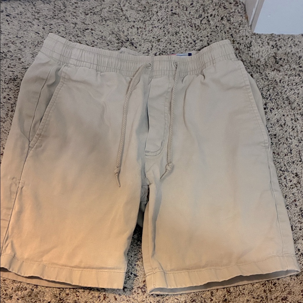 Vineyard Vines Men's Tan Flat Front Shorts